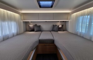 Galéria produktu Adria Coral XL 660 SL EXECUTIVE  - Karavanea 